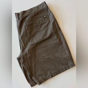 The North Face Men’s 40 Silverton Chino Shorts AXSR Flat Front Dark Khaki 9.75”